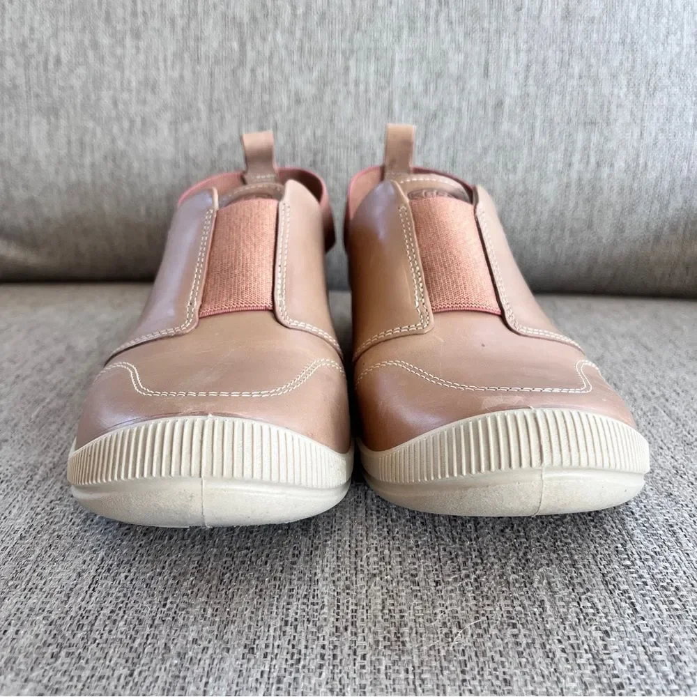 KEEN Lorelai II Slip-On Tan/Brick Dust Casual Shoes Size 8